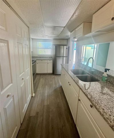 5266 TENNIS COURT CIRCLE, Tampa, FL 33617