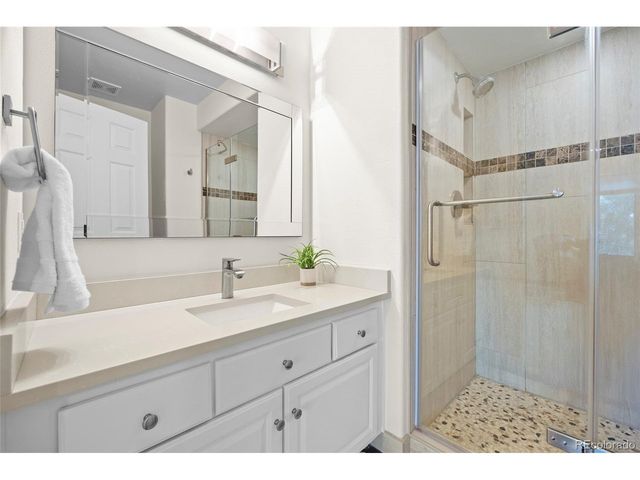 7170 S Espana Way, Centennial, CO 80016