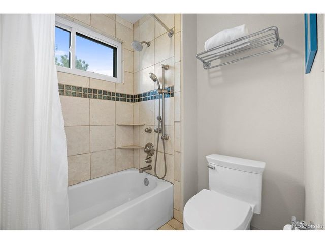7170 S Espana Way, Centennial, CO 80016