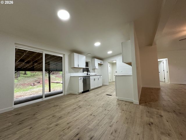 35 THOMPSON, Goldendale, WA 98620