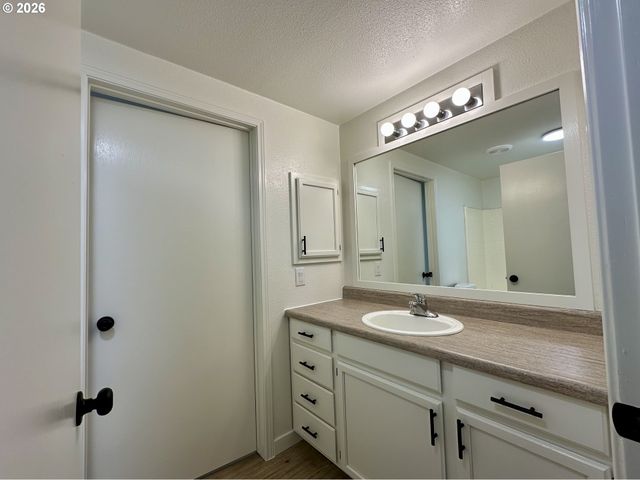 35 THOMPSON, Goldendale, WA 98620