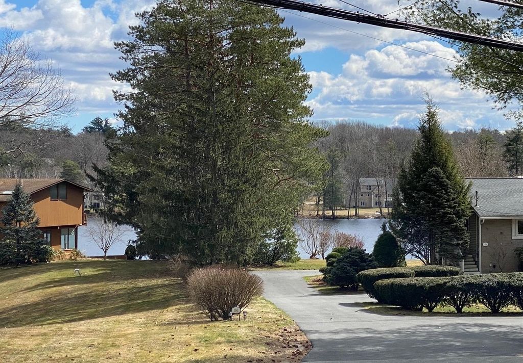 Image 1 of property listing at 159 N Main Street, Salem, NH 03079