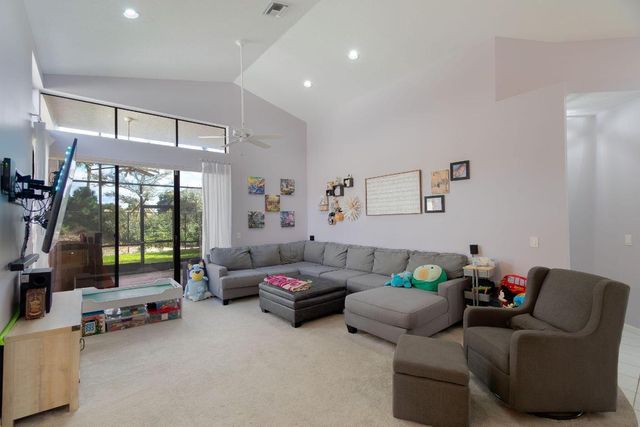 10122 Lexington Circle N, Boynton Beach, FL 33436