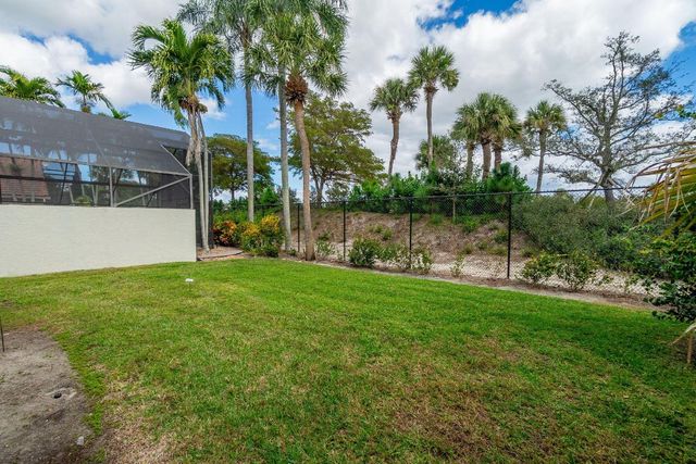 10122 Lexington Circle N, Boynton Beach, FL 33436