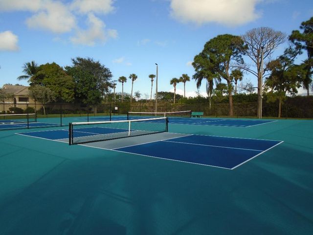 10122 Lexington Circle N, Boynton Beach, FL 33436