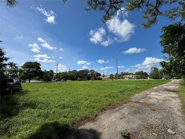 3494 S Jog Road, Greenacres, FL 33467