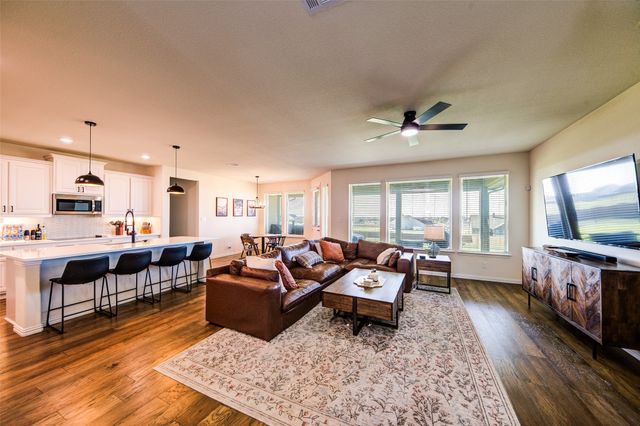 131 Clear Creek Lane, Rhome, TX 76078