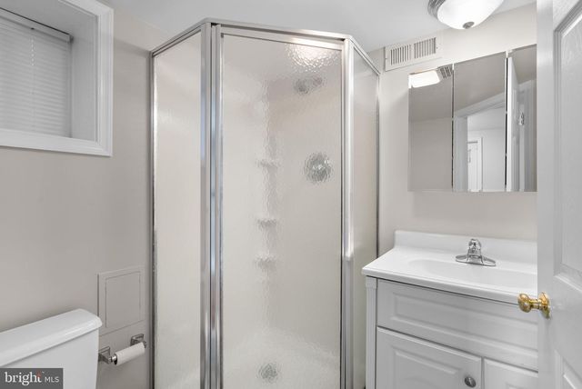 4957 CRESCENT ST, Bethesda, MD 20816