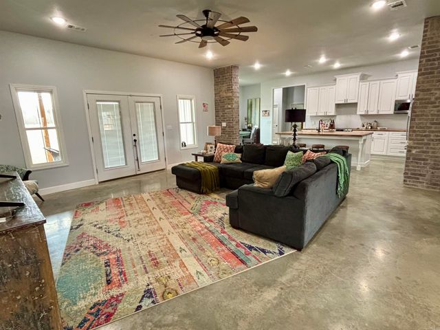 2110 Ponderosa Dr, Jonesboro, AR 72405