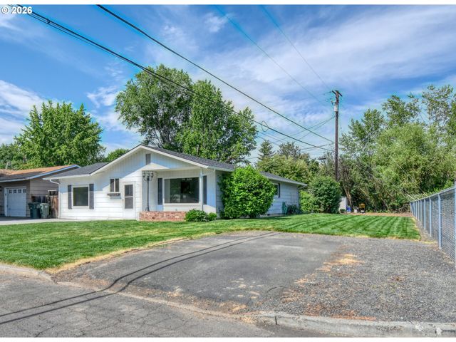 1303 Sw 41ST St, Pendleton, OR 97801