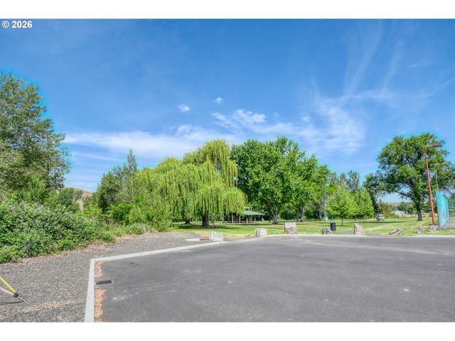1303 Sw 41ST St, Pendleton, OR 97801