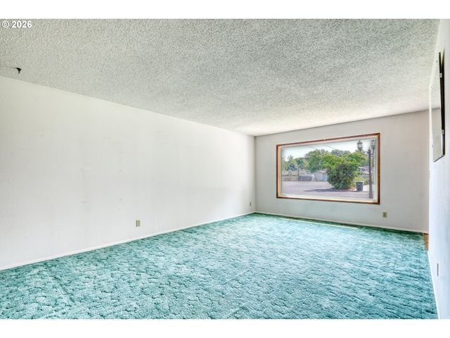 1303 Sw 41ST St, Pendleton, OR 97801