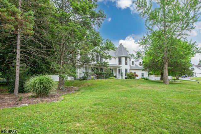 1 Victoria Pines Ln, Andover Twp., NJ 07848