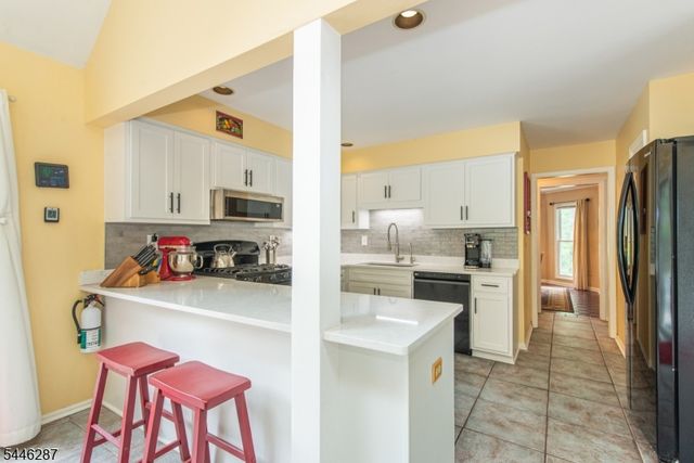 1 Victoria Pines Ln, Andover Twp., NJ 07848