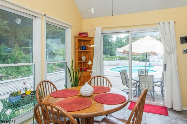 1 Victoria Pines Ln, Andover Twp., NJ 07848