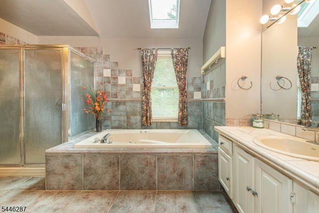 1 Victoria Pines Ln, Andover Twp., NJ 07848