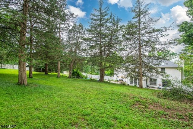 1 Victoria Pines Ln, Andover Twp., NJ 07848