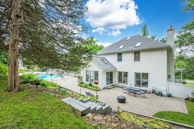 1 Victoria Pines Ln, Andover Twp., NJ 07848