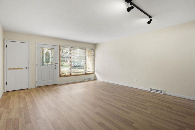 315 Nautilus Drive, Madison, WI 53705