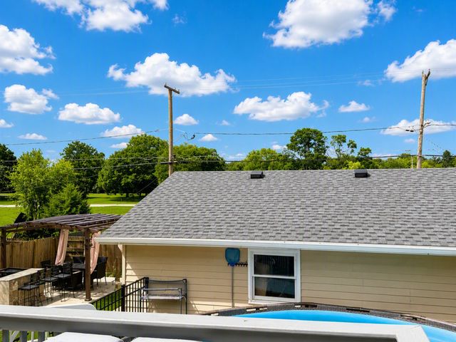 2714 Gilead Avenue, Zion, IL 60099