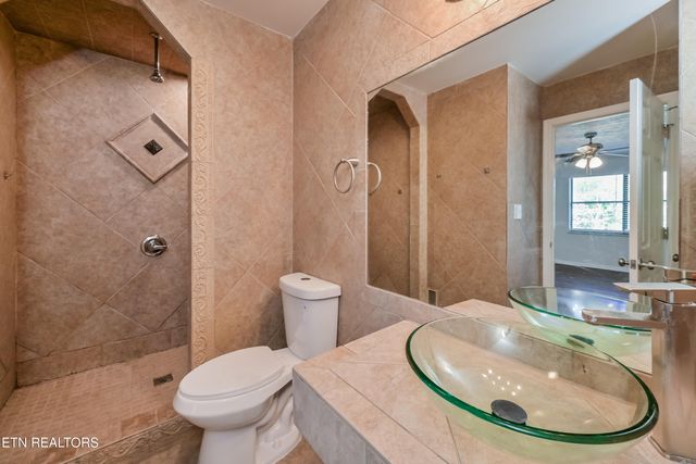 1500 Weeping Willow Court, Knoxville, TN 37931