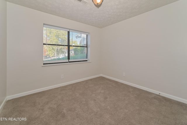 1500 Weeping Willow Court, Knoxville, TN 37931