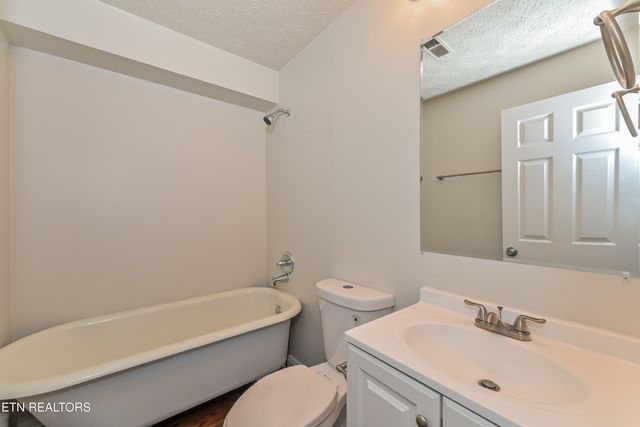 1500 Weeping Willow Court, Knoxville, TN 37931