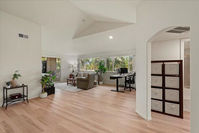 44 Kai Makani Loop Apt 202, Kihei, HI 96753