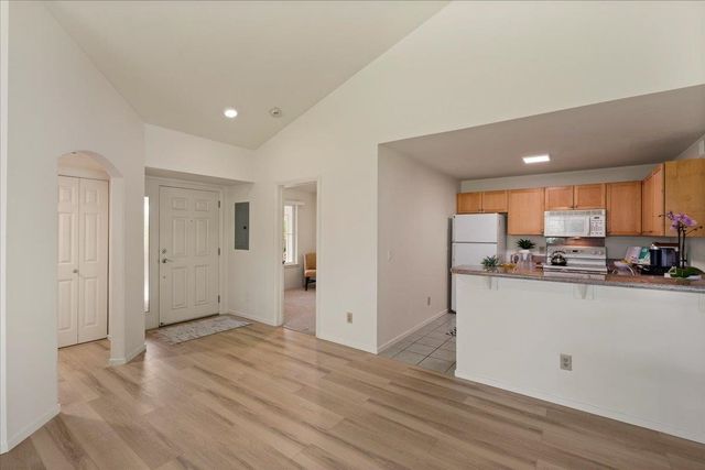 44 Kai Makani Loop Apt 202, Kihei, HI 96753