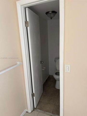 9180 Fontainebleau Blvd 401, Miami, FL 33172