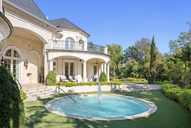 10617 Bridge Hollow Court, Dallas, TX 75229