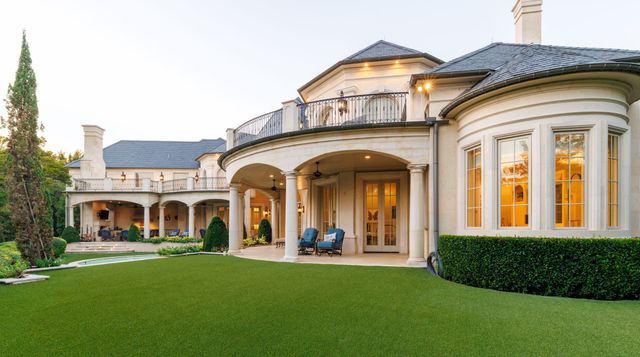 10617 Bridge Hollow Court, Dallas, TX 75229