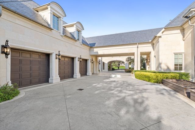 10617 Bridge Hollow Court, Dallas, TX 75229