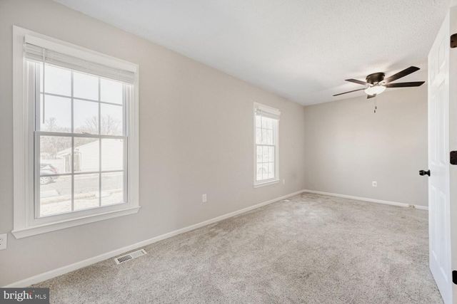 9 FRANCIS GREEN CIR, Essex, MD 21221