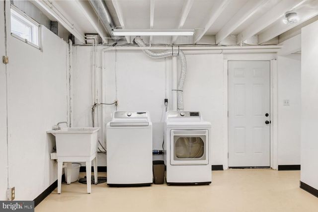 9 FRANCIS GREEN CIR, Essex, MD 21221