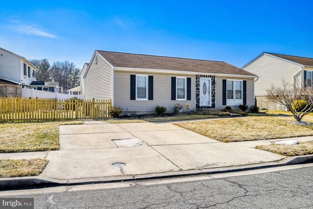 9 FRANCIS GREEN CIR, Essex, MD 21221