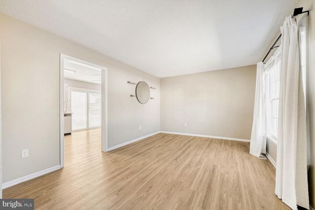 9 FRANCIS GREEN CIR, Essex, MD 21221