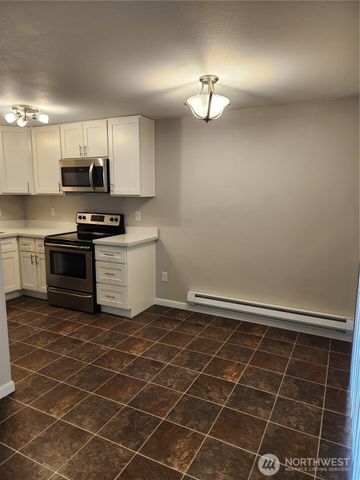 122 169th Street E, Spanaway, WA 98387