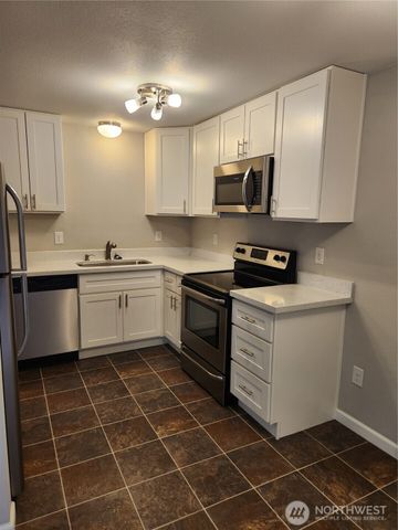 122 169th Street E, Spanaway, WA 98387