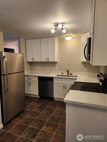 122 169th Street E, Spanaway, WA 98387