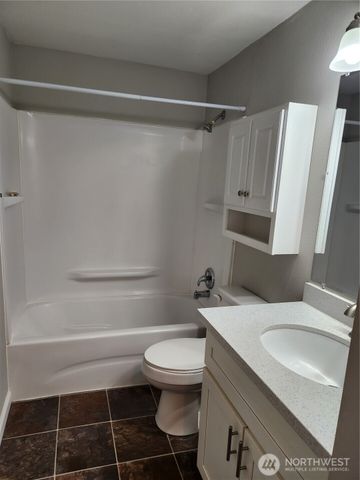 122 169th Street E, Spanaway, WA 98387