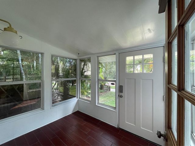 4221 BURLINGTON AVENUE N, St Petersburg, FL 33713