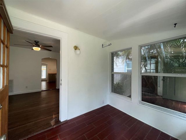 4221 BURLINGTON AVENUE N, St Petersburg, FL 33713