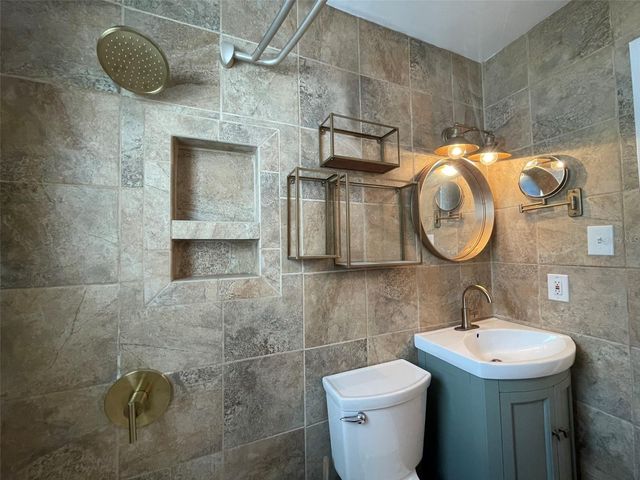 4221 BURLINGTON AVENUE N, St Petersburg, FL 33713