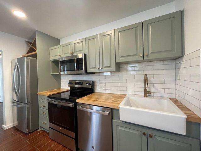 4221 BURLINGTON AVENUE N, St Petersburg, FL 33713