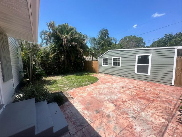 4221 BURLINGTON AVENUE N, St Petersburg, FL 33713