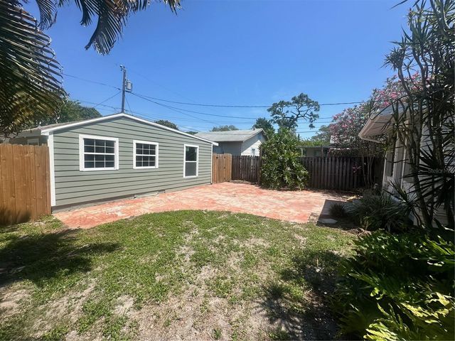 4221 BURLINGTON AVENUE N, St Petersburg, FL 33713