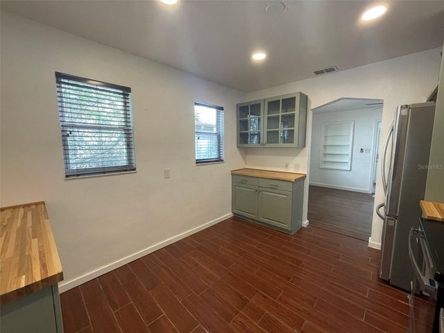 4221 BURLINGTON AVENUE N, St Petersburg, FL 33713