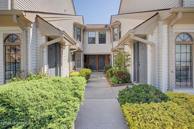 208 Sunshine Court 208, Parlin, NJ 08859