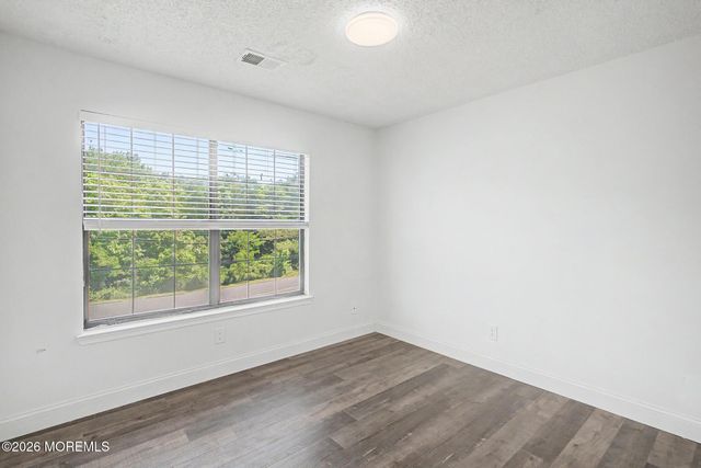 208 Sunshine Court 208, Parlin, NJ 08859